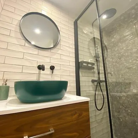 Piraeus Apartment For Rent Exterior photo